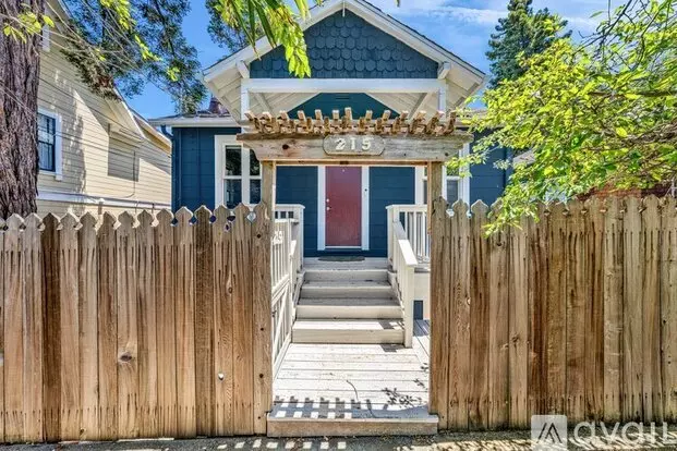 215 Tunnel Ave Unit A Apartment for rent in Richmond, CA