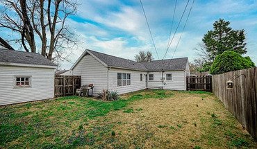 1425 Cass Ave Apartment for rent in Evansville, IN