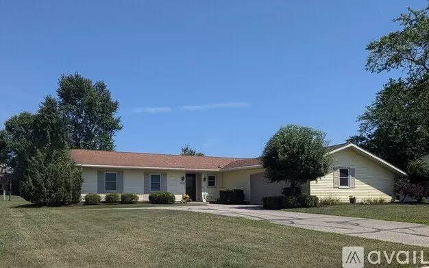 2907 Greenbriar Dr Apartment for rent in Fort Wayne, IN 2907 Greenbriar Dr Apartment for rent in Fort Wayne, IN