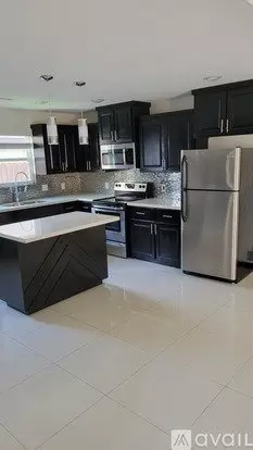 1212 White Oak Dr Unit 2 Apartment for rent in Edinburg, TX
