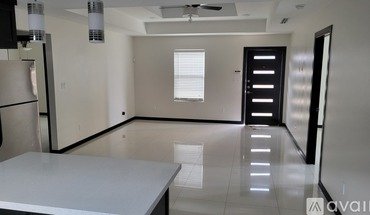 1212 White Oak Dr Unit 2 Apartment for rent in Edinburg, TX