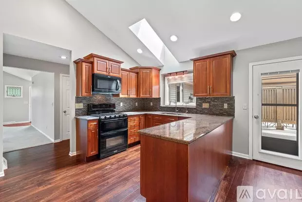 W 68 N 159 Evergreen Boulevard, Unit W68N159 Apartment for rent in Cedarburg, WI
