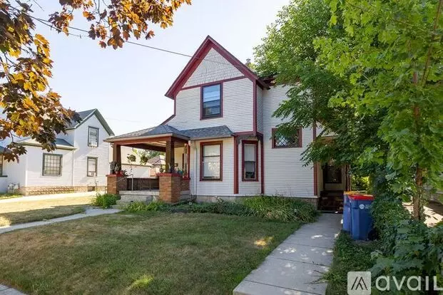514 Glenwood Ave SE Unit Spacious 2 Br Apartment Furnished/gem Apartment for rent in Grand Rapids, MI 514 Glenwood Ave SE Unit Spacious 2 Br Apartment Furnished/gem Apartment for rent in Grand Rapids, MI