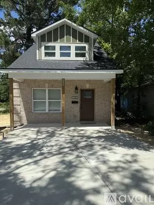 2206 Augusta Ave Apartment for rent in Savannah, GA