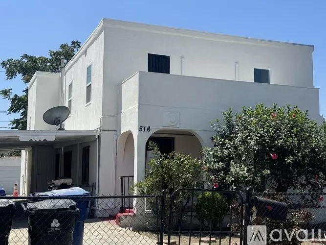 516 W 109th St Unit B Apartment for rent in Los Angeles, CA