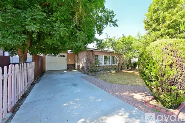 326 E Olive Ave Apartment for rent in Monrovia, CA