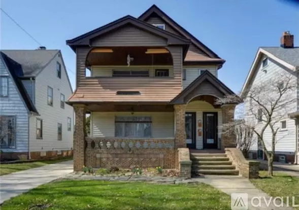 2302 Ogontz Ave Apartment for rent in Lakewood, OH