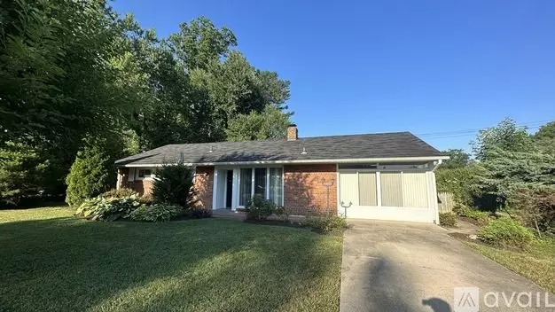 5222 Garner St Apartment for rent in Springfield, VA