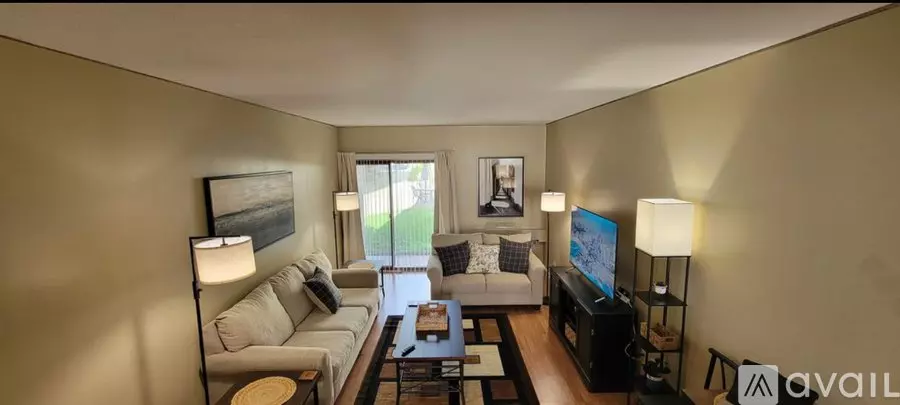 2106 Kanawha Blvd Unit 128 E Apartment for rent in Charleston, WV