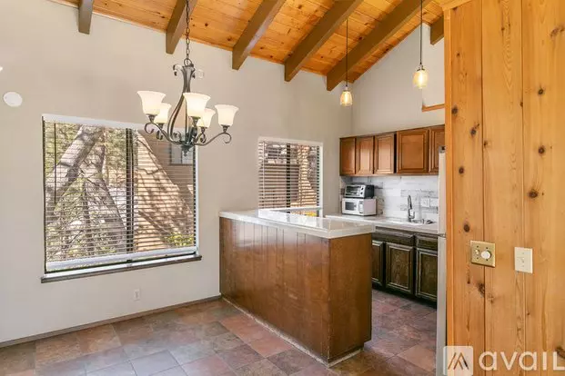 27657 Peninsula Dr Unit 128 Apartment for rent in Lake Arrowhead, CA