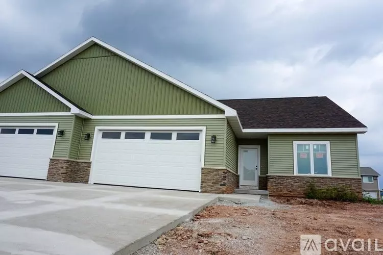 2668 Princeton Dr House for rent in Neenah, WI