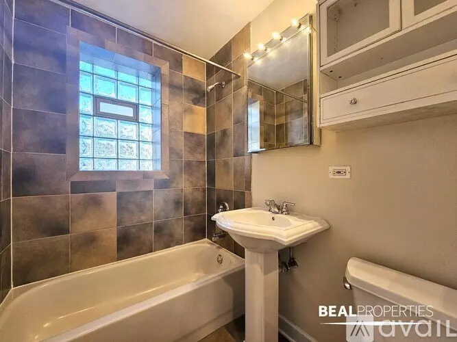 2 of 4 3252 N Clifton Ave Unit E1 Apartment for rent in Chicago, IL