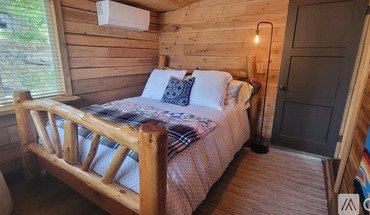 1172 Old Town Loop Rd Apartment for rent in Oakland, OR
