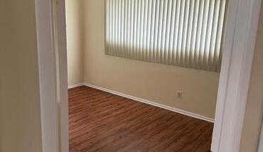 11423 Menlo Ave Unit B Apartment for rent in Hawthorne, CA