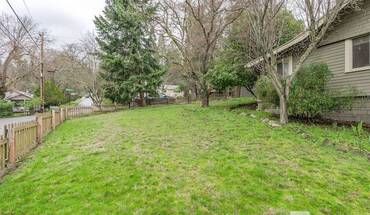 735 Roca St Apartment for rent in Ashland, OR