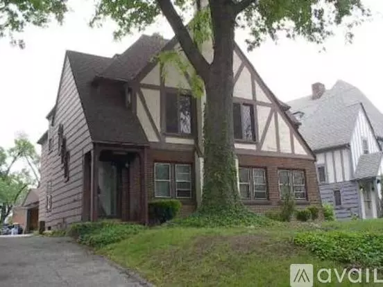 18323 Newell Rd Unit 1 Apartment for rent in Shaker Heights, OH