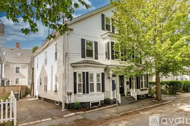 8 Garden Street, Unit 2 Apartment for rent in Newburyport, MA 8 Garden Street, Unit 2 Apartment for rent in Newburyport, MA