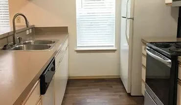3 of 25 12839 SE 40Th Pl, Unit B5 Apartment for rent in Bellevue, WA
