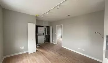 2 of 8 3225 W Catalpa Ave, Unit 2 Apartment for rent in Chicago, IL