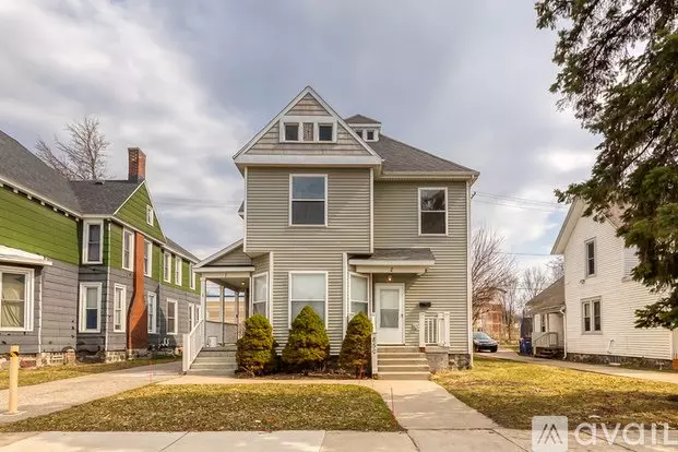850 Lafayette Ave Se, Unit 2 Apartment for rent in Grand Rapids, MI 850 Lafayette Ave Se, Unit 2 Apartment for rent in Grand Rapids, MI