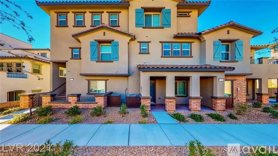 Like New 3 Bedroom 3 Bathroom Townhouse In The Paseos Of Summerlin, Las