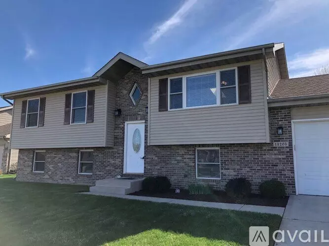 14205 Wheeler St House for rent in Cedar Lake, IN