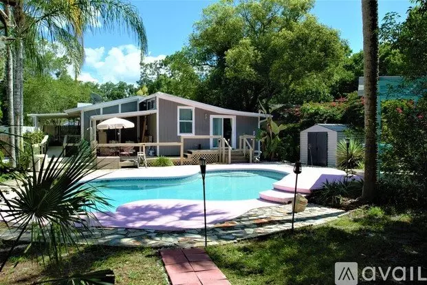 139 East 8Th Street Apartment for rent in Chuluota, FL