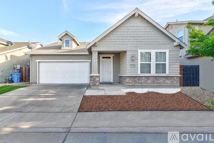 Beautiful Home In A Good Neighborhood!! Apartments Yuba City, CA