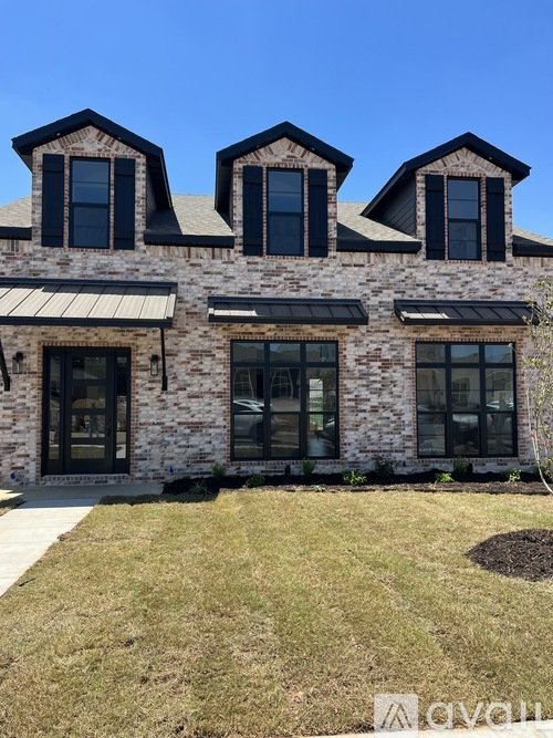 4 Bed, 25 Bath Executive Home In Bentonville With Great Community