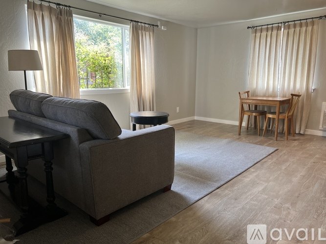 800 1 Bedroom 1 Bathroom Cottage In Talent Apartments Talent, OR