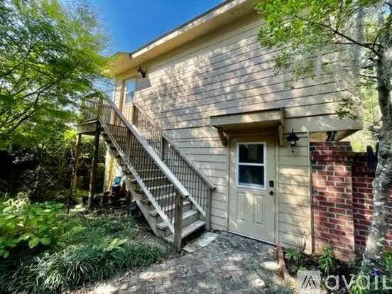530 East 45Th Street, Unit Carriage House Apartment for rent in Savannah, GA