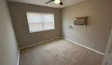5 of 7 3057 N Narragansett Ave, Unit 2 Apartment for rent in Chicago, IL