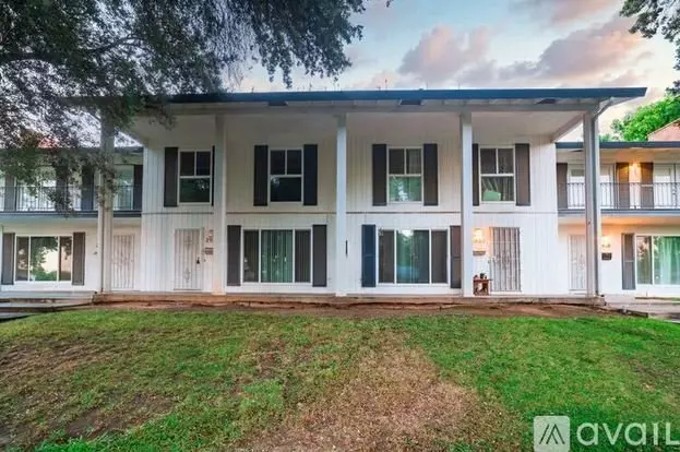 2920 Park Ave Apartment for rent in Merced, CA