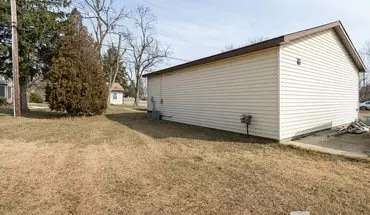 3 of 17 83 W Drahner Rd House for rent in Oakland County, MI
