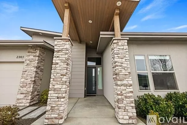 2301 S Rolling Hills Ave Apartment for rent in Meridian, ID