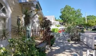4 of 32 524 Columbia Ct House for rent in Sarasota, FL