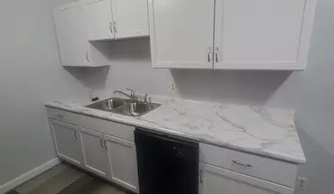 5 of 17 913 7th St Unit 1 S Apartment for rent in La Crosse, WI