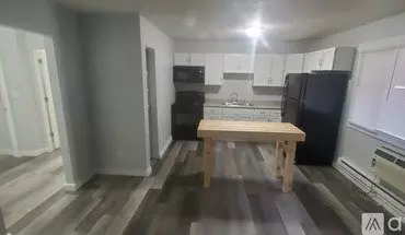 2 of 17 909 7th St Unit 3 S Apartment for rent in La Crosse, WI