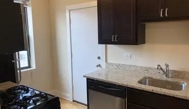 4 of 15 1114 W Balmoral Ave Unit 3 Apartment for rent in Chicago, IL