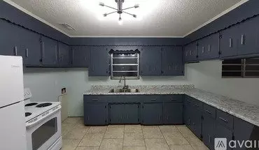 2 of 8 906 E 28Th St Unit 906 Apartment for rent in Sheffield, AL