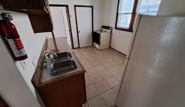 3 of 6 426 Pearl St Unit 1 Apartment for rent in Kalamazoo, MI