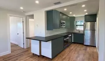 2 of 10 4224 SW 60th Pl Unit Unit Apartment for rent in Miami, FL
