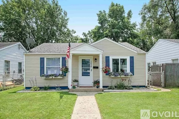 1018 Beale St House for rent in South Bend, IN