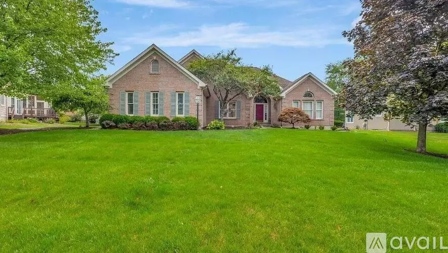 9696 Carriage Run Ct House for rent in Loveland, OH