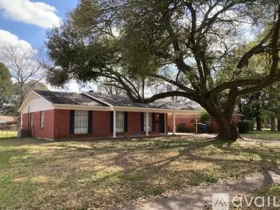 2210 W Algonquin Trl Apartment for rent in Shreveport, LA