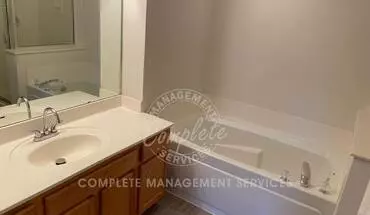 5 of 17 896 Braunworth Ct Unit Th Apartment for rent in Chaska, MN