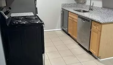 2 of 7 4103 Benjamin Ave Unit 1 Apartment for rent in Royal Oak, MI
