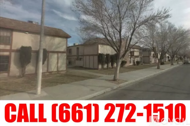 215 E Ave Apartment for rent in Palmdale, CA
