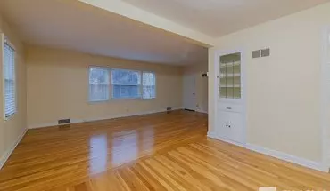 5 of 15 5064 N Bay Ridge Ave Unit Upper Apartment for rent in Whitefish Bay, WI