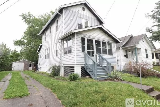 1823 Dallas Ave Apartment for rent in Cincinnati, OH